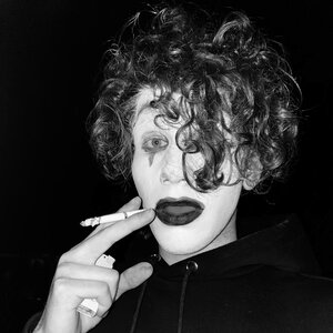 Suzén - Youth in Paris
